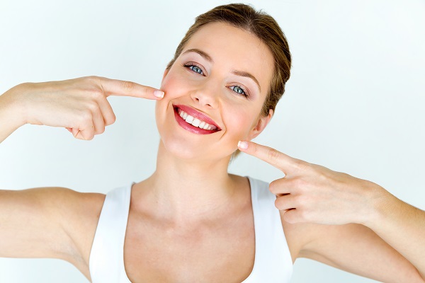 Tips For Choosing A Dental Restoration Option For A Chipped Tooth