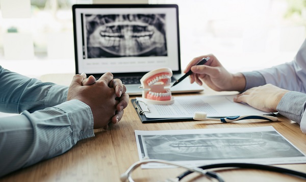 3 Questions To Ask Your Dentist About An Oral Cancer Screening 